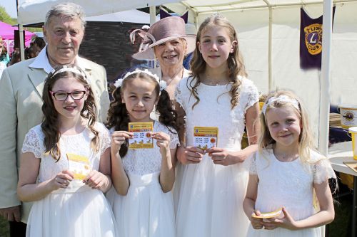 Lion Don Wilson and Denise plus grandchildren with their duck race tickets Lion Don Wilson and Denise plus grandchildren with their duck race tickets